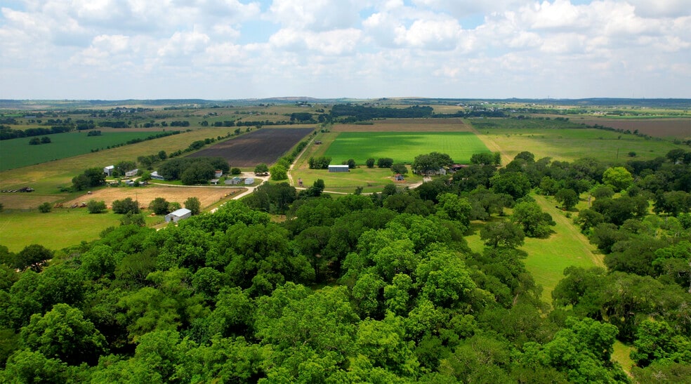 2550 York Creek Rd, New Braunfels, TX for sale - Building Photo - Image 3 of 35