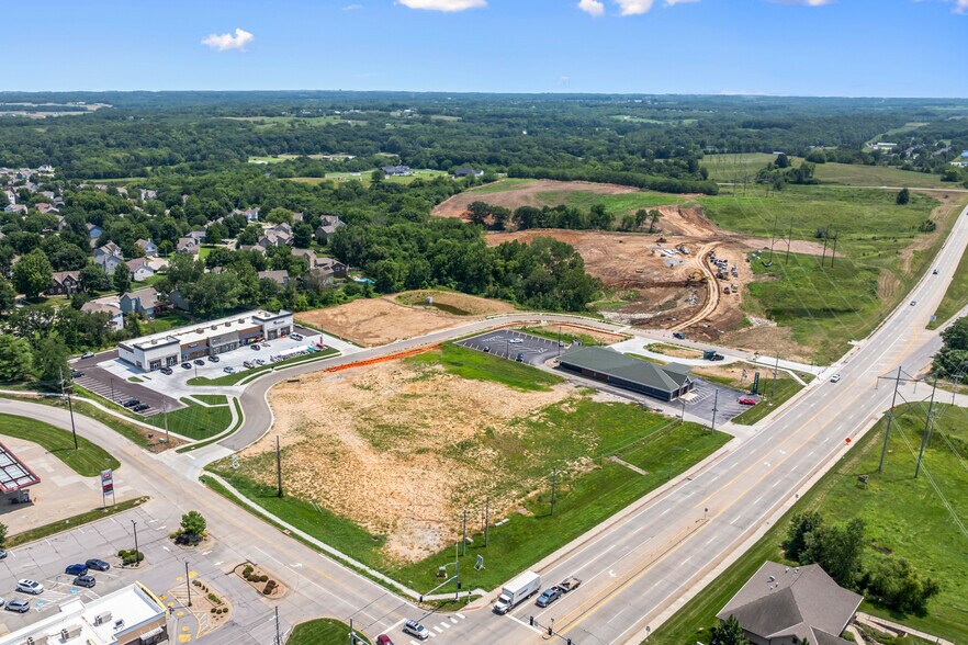 1601 S 169 Hwy, Smithville, MO à vendre - Photo du bâtiment - Image 2 de 6