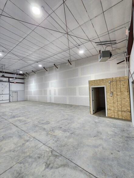 1341 45th St, Columbus, NE à louer - Photo du bâtiment - Image 3 de 18