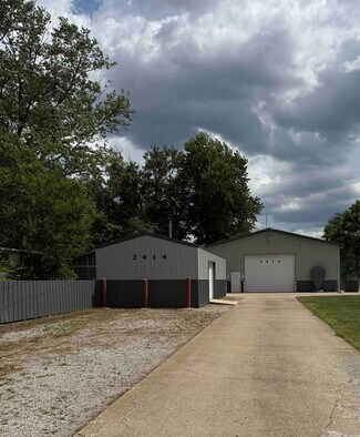 Plus de détails pour 2414 Batestown Rd, Danville, IL - Industriel à vendre