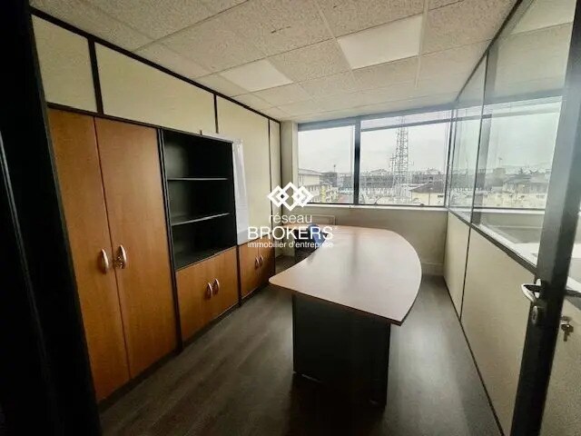 Office in Cergy for lease - Interior Photo - Image 3 of 8