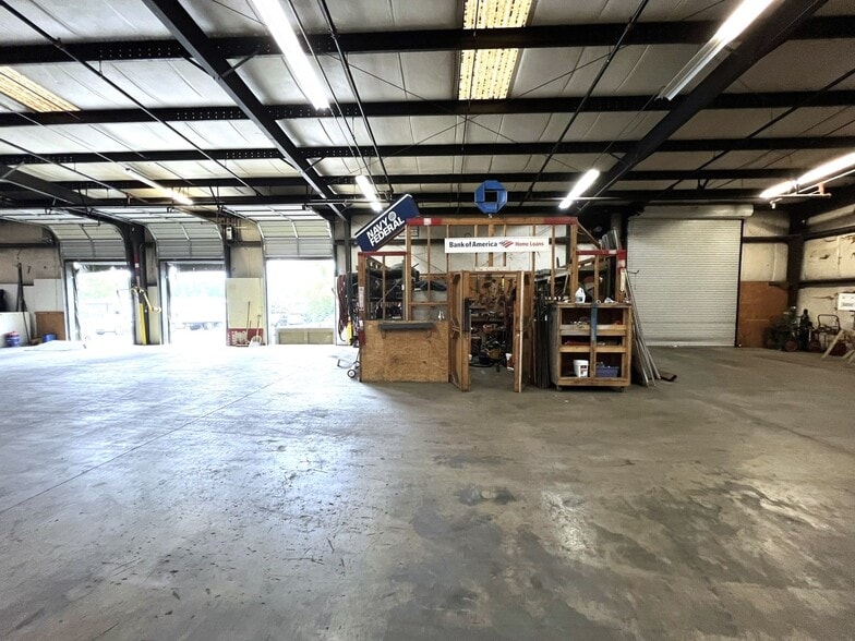 2007 Gateway Blvd, Charlotte, NC for lease - Interior Photo - Image 3 of 12