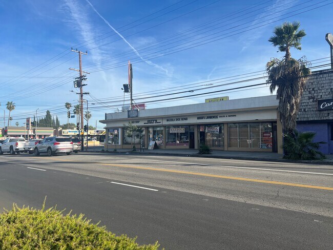 More details for 19300-19306 Vanowen St, Reseda, CA - Retail for Lease