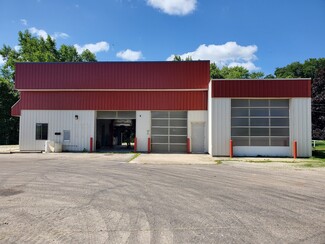 Plus de détails pour 243 Spring St, Highland, WI - Industriel à louer