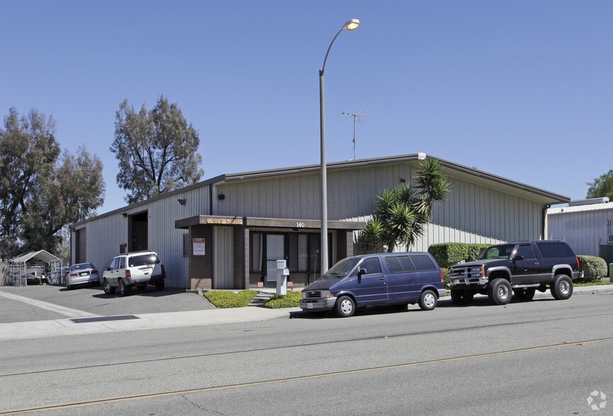 140 N Andreasen Dr, Escondido, CA for sale - Primary Photo - Image 1 of 5