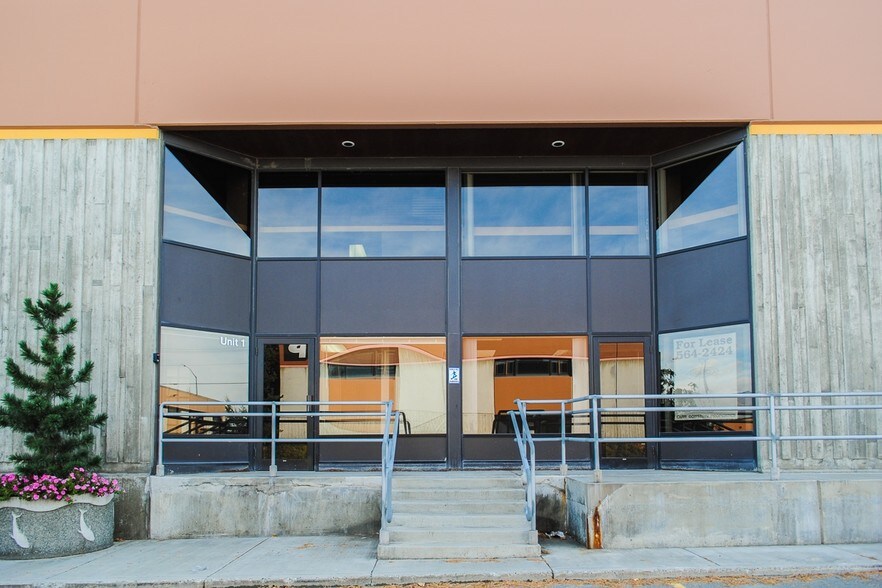 11901-12201 Industry Way, Anchorage, AK à louer - Photo du bâtiment - Image 2 de 44