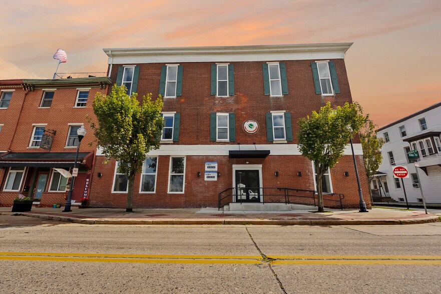 22 N King St, Gloucester City, NJ à louer - Photo du bâtiment - Image 1 de 22