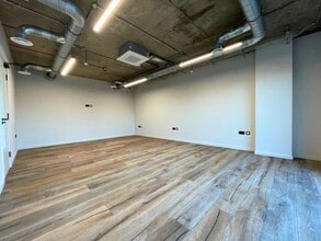 Theobald Street, Borehamwood à louer Photo intérieure- Image 2 de 7