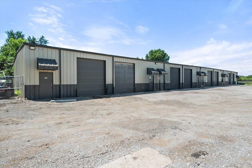 801-817 S 6th Ave, Mansfield, TX for sale - Building Photo - Image 3 of 12