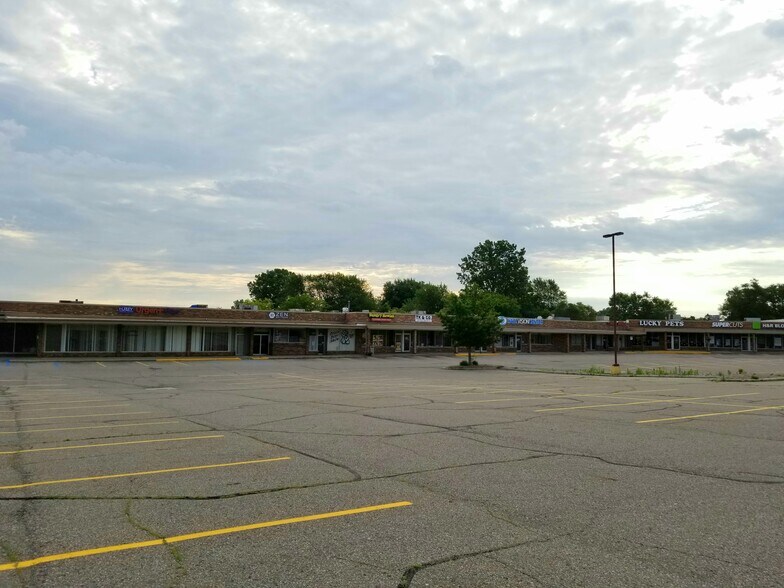 8751-8789 Monroe Rd, Durand, MI for lease - Building Photo - Image 3 of 15