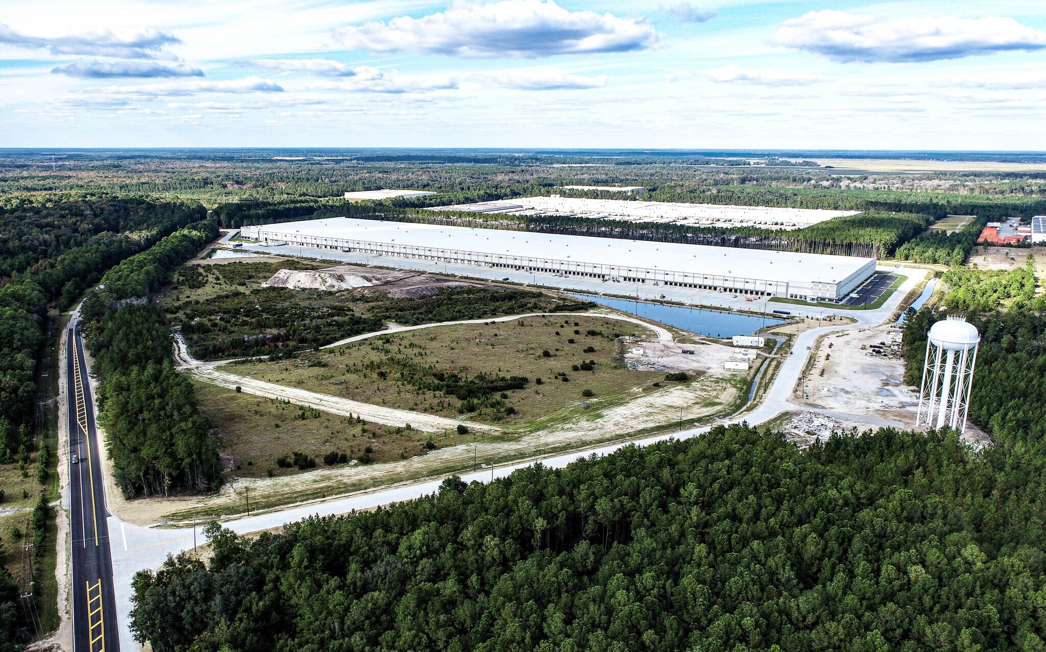 Tradeport East - Industrial Sites portefeuille de 3 propriétés à vendre sur LoopNet.ca Photo principale- Image 1 de 3