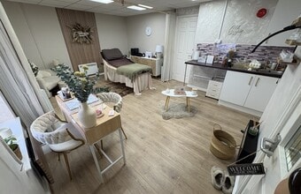 22 Grove Pl, Bedford for lease Interior Photo- Image 1 of 2