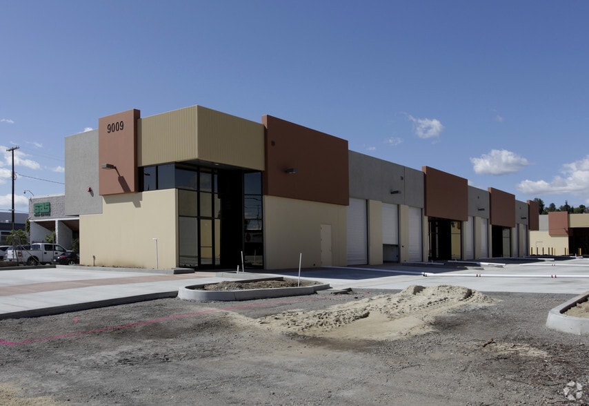 9009 Canoga Ave, Canoga Park, CA for lease - Building Photo - Image 2 of 3