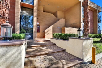 23276 S Pointe Dr, Laguna Hills, CA à louer Photo intérieure- Image 2 de 9