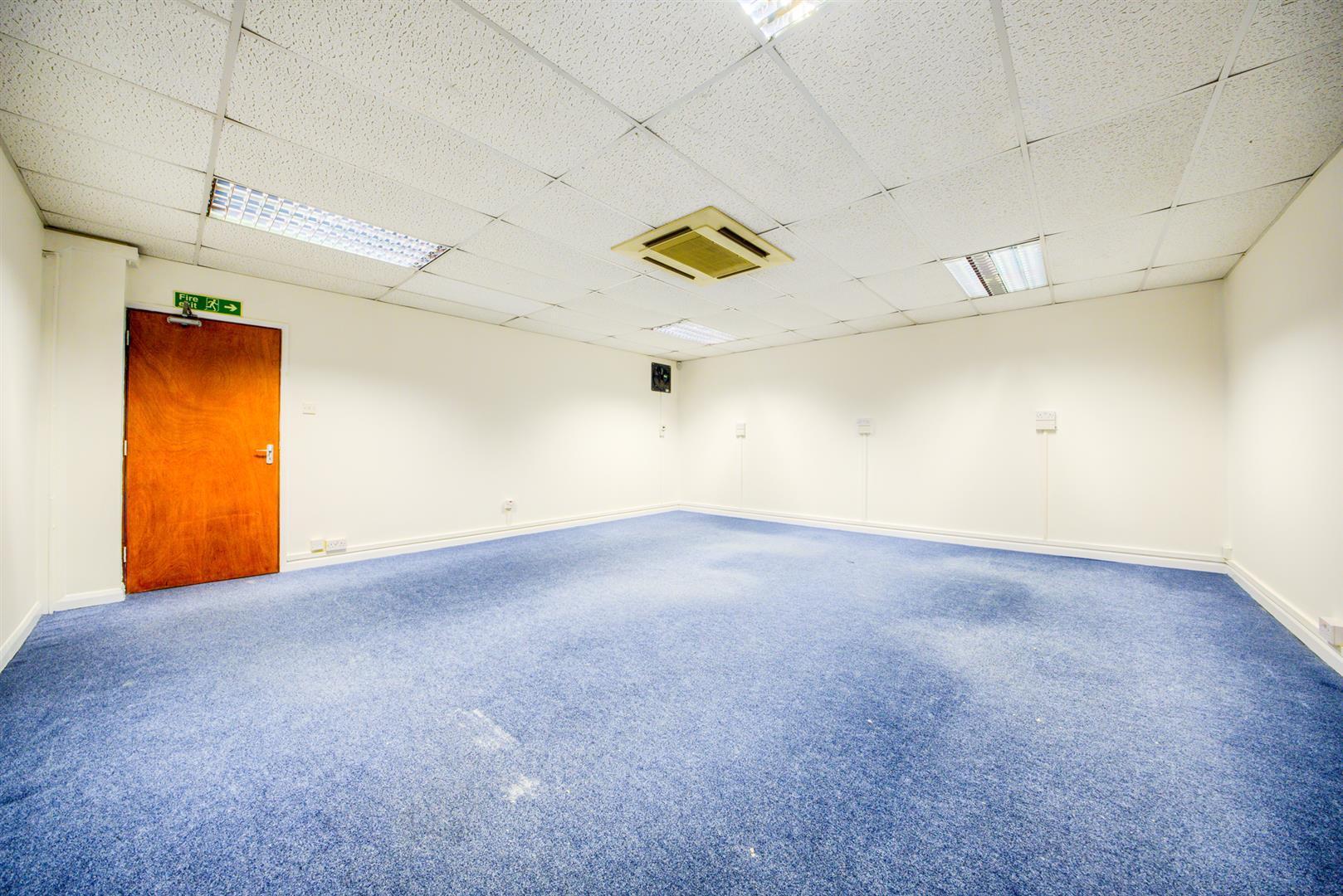 3 Vigo Pl, Walsall for lease Interior Photo- Image 1 of 4