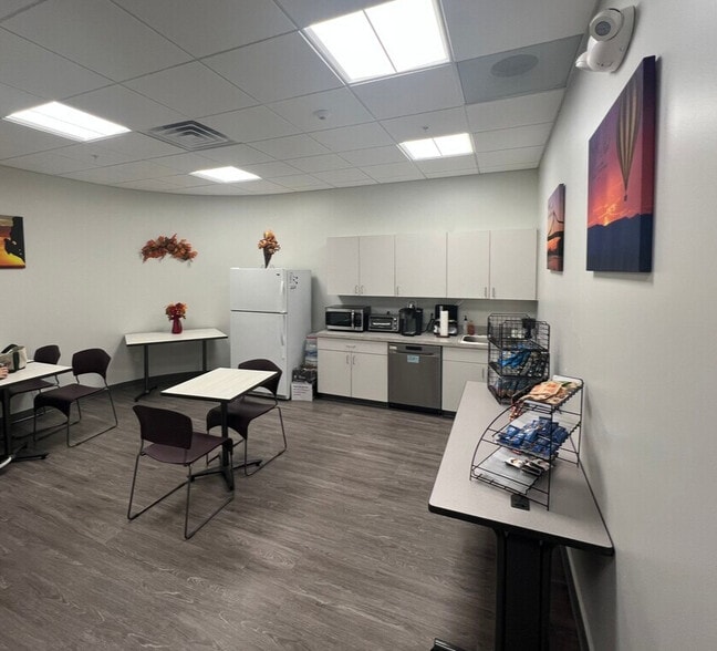 3 Winners Cir, Albany, NY for lease - Building Photo - Image 3 of 13