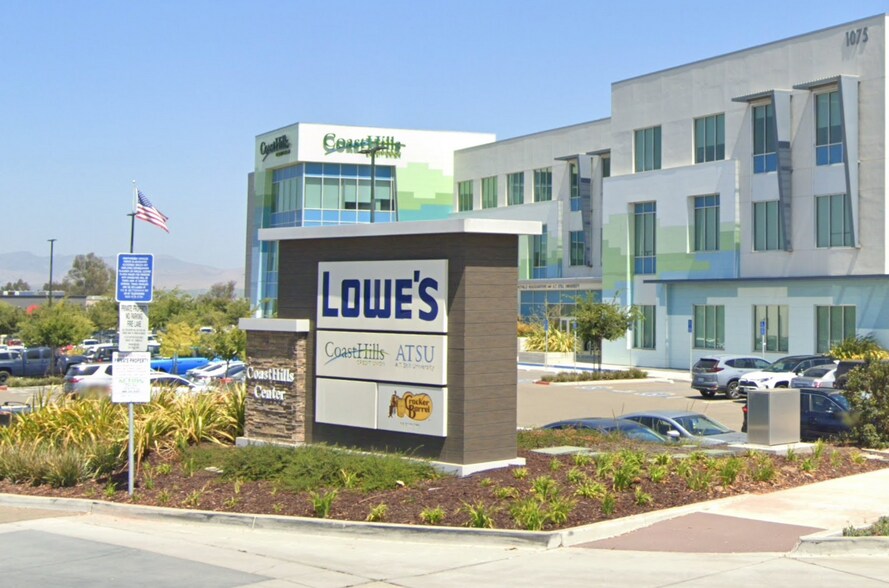 905 E Betteravia Rd, Santa Maria, CA à louer - Photo du bâtiment - Image 3 de 3