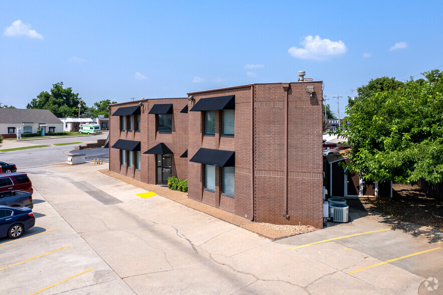 5845 NW 72nd Pl, Oklahoma City, OK for sale - Building Photo - Image 3 of 10