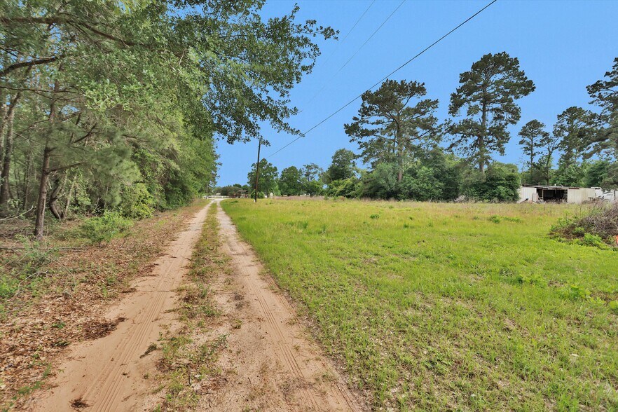15635 Highway 105 E, Conroe, TX à vendre - Photo du bâtiment - Image 3 de 32