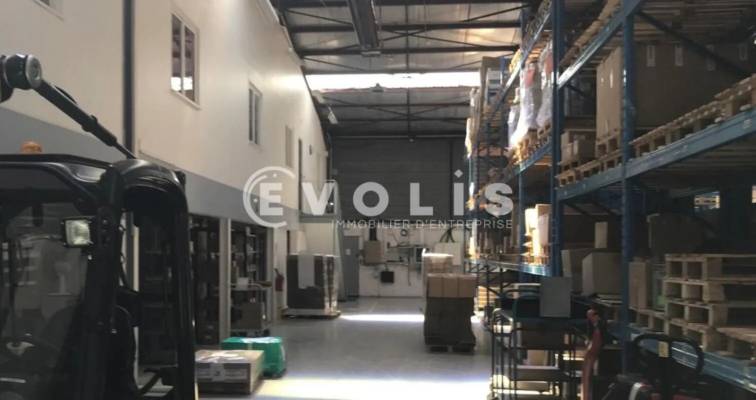 Flex in Saint-Soupplets for lease Interior Photo- Image 1 of 5