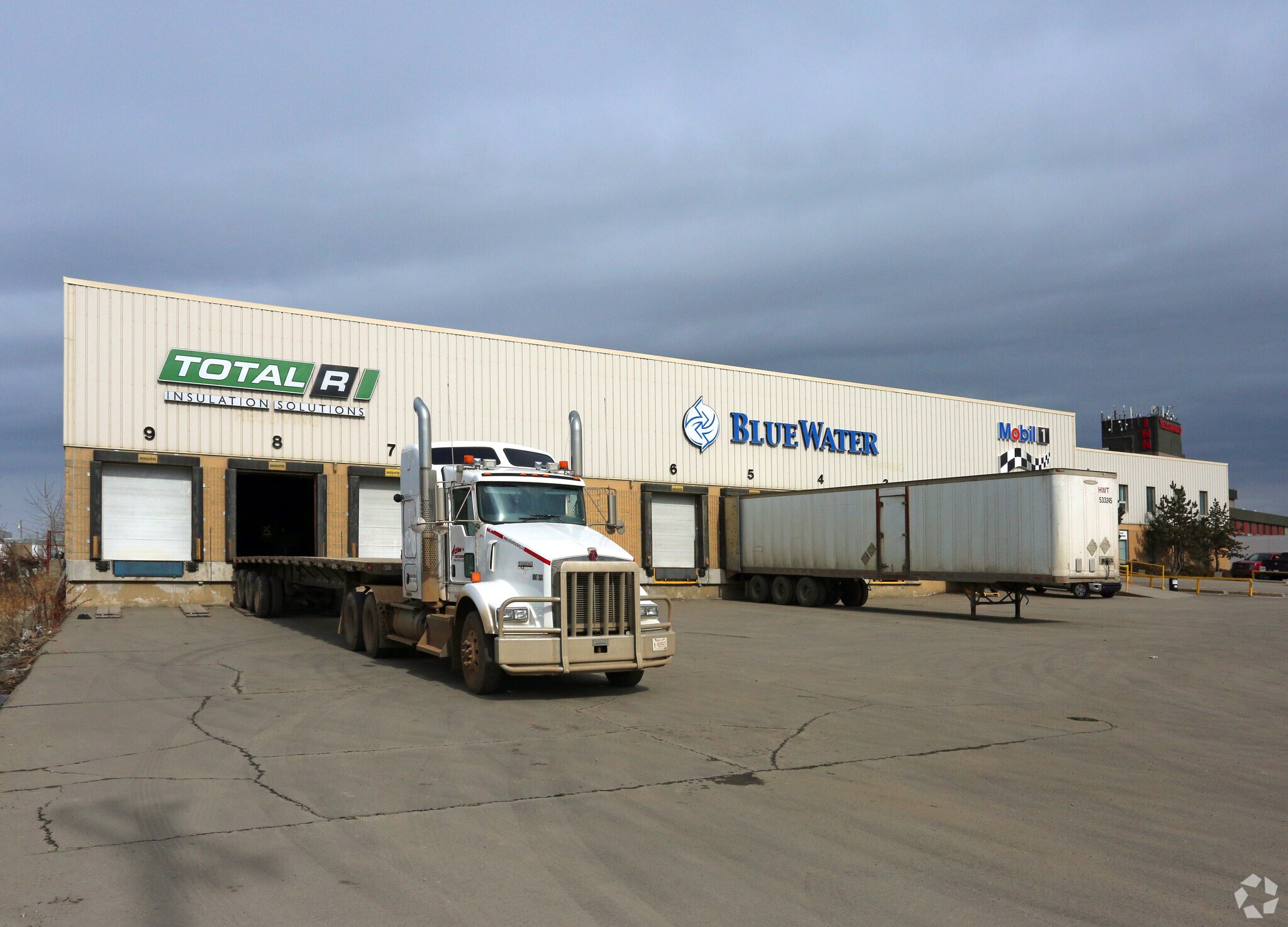 15110 Yellowhead Trl NW, Edmonton, AB for lease Primary Photo- Image 1 of 5