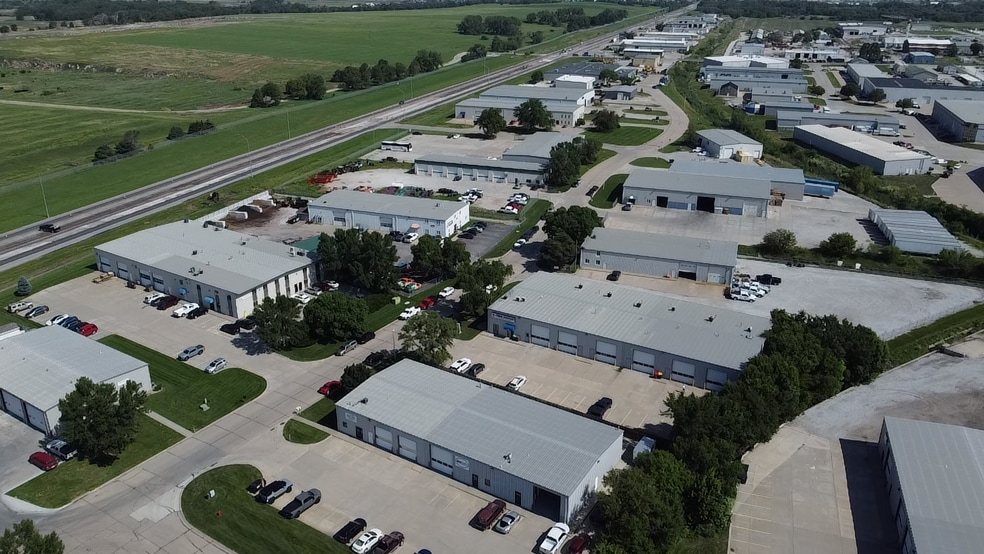 5300 N 57th St, Lincoln, NE for lease - Building Photo - Image 3 of 41
