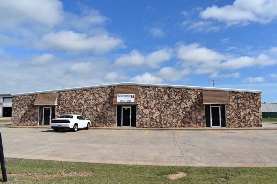 831-841 Industrial Dr, Yukon, OK à vendre - Photo du bâtiment - Image 3 de 26
