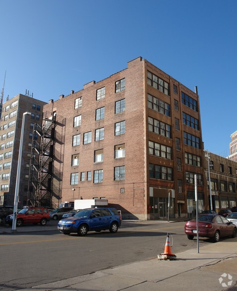 23 E Huron St, Buffalo, NY à vendre - Photo du bâtiment - Image 3 de 4
