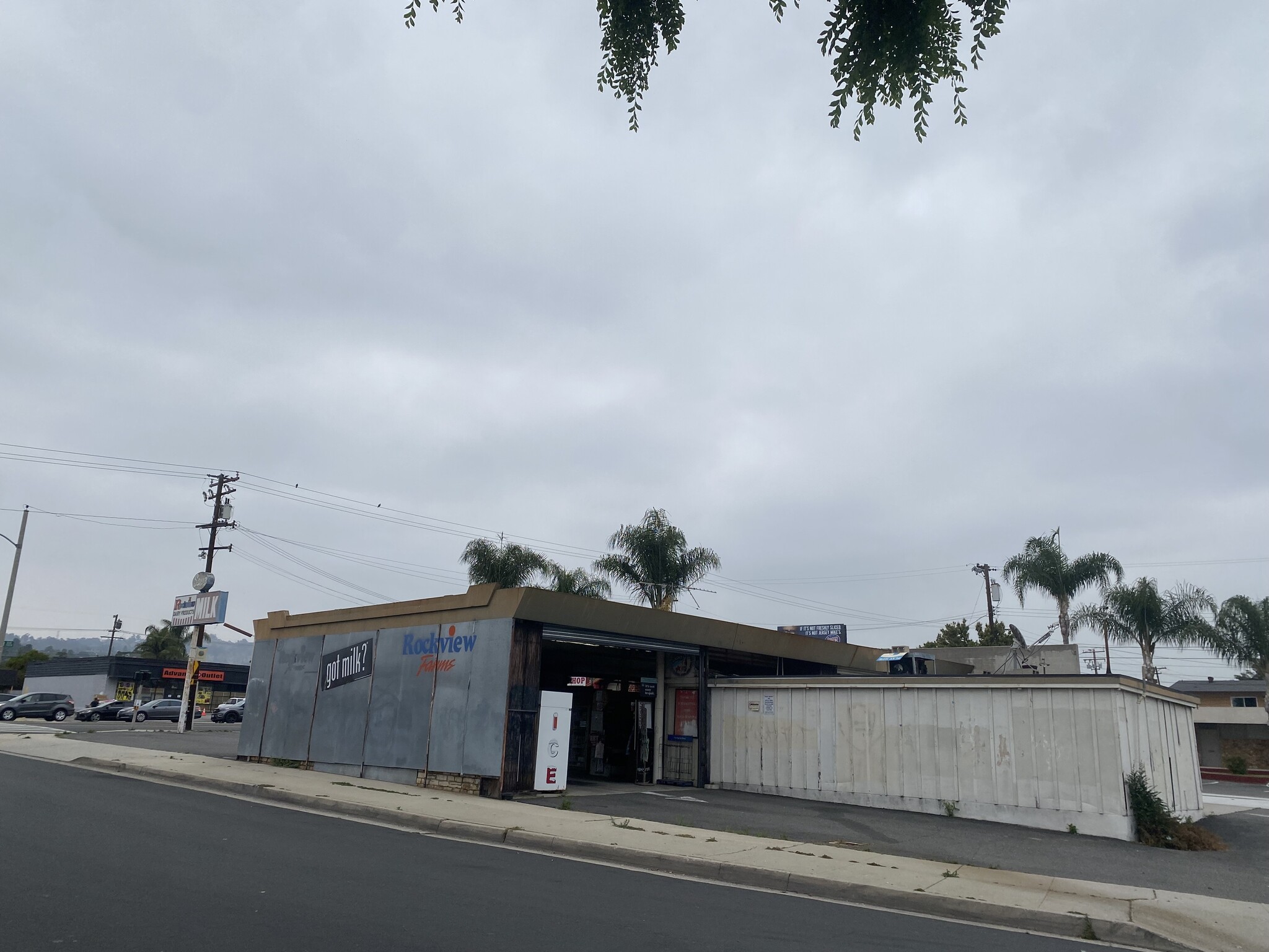 2350 W Whittier Blvd, La Habra, CA for lease Building Photo- Image 1 of 5