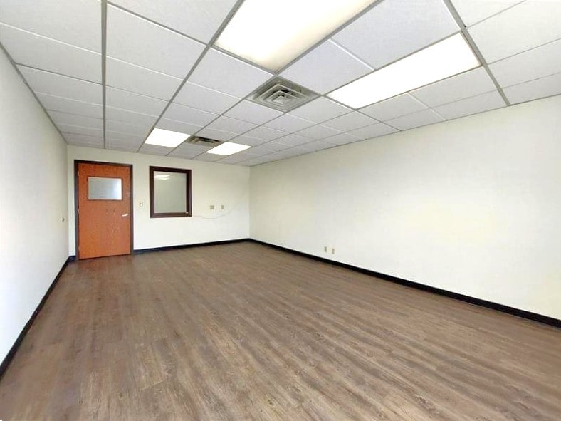 1955 University Ave W, Saint Paul, MN for lease Interior Photo- Image 1 of 3
