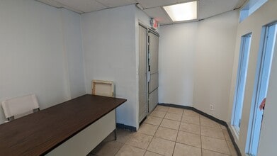 5311 Northfield Rd, Bedford, OH for lease Lobby- Image 2 of 10