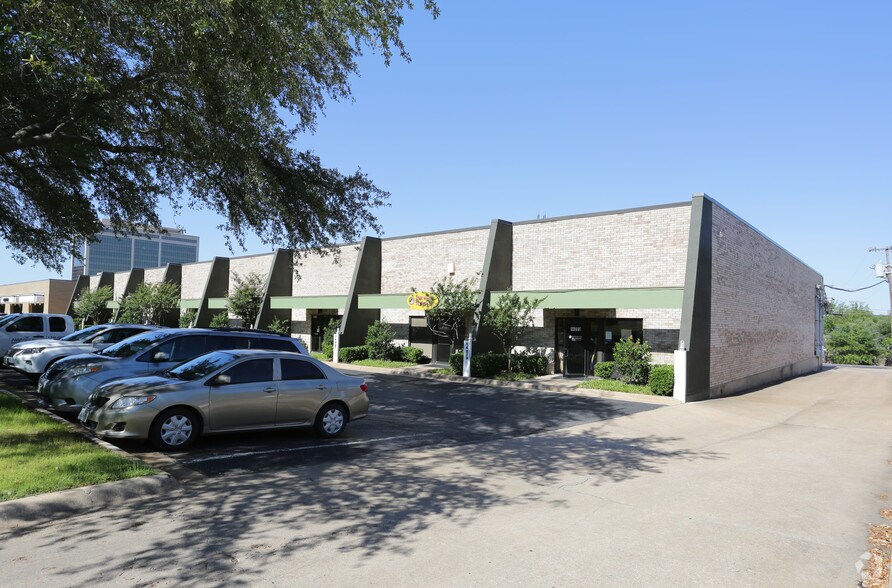 14209-14223 Proton Rd, Farmers Branch, TX à louer - Photo du bâtiment - Image 3 de 3
