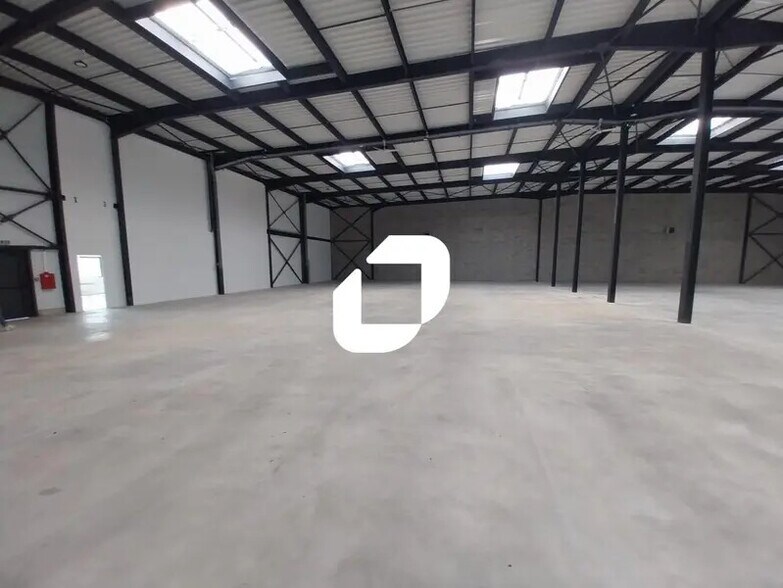 Flex in Colombier-Saugnieu for lease - Building Photo - Image 3 of 24