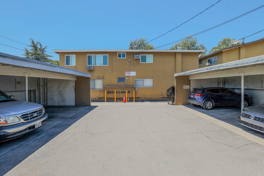 8000 Owensmouth Ave, Canoga Park, CA for sale - Building Photo - Image 2 of 13