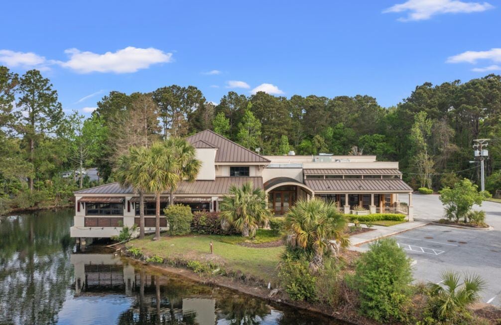 1028 Johnnie Dodds Blvd, Mount Pleasant, SC for lease Building Photo- Image 1 of 18