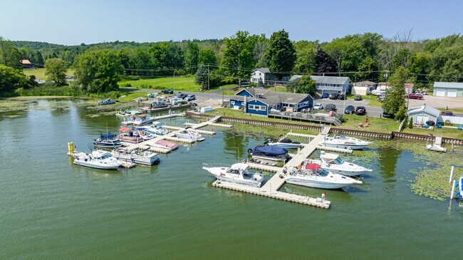 More details for 8106 W Port Bay Rd, Wolcott, NY - Specialty for Sale