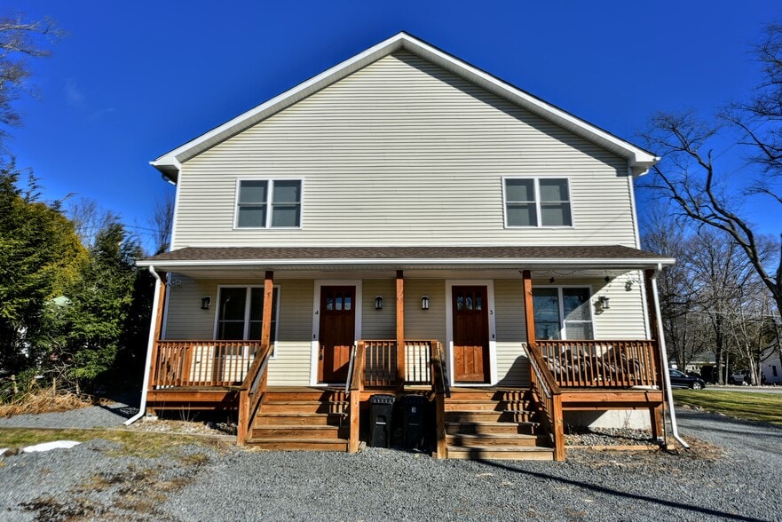 127 Pine St, Wurtsboro, NY for sale - Building Photo - Image 2 of 26