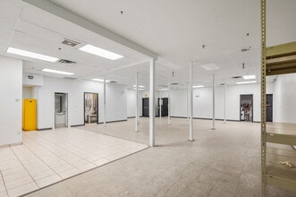 3871 N Fraser Way, Burnaby, BC à louer Photo intérieure- Image 1 de 10