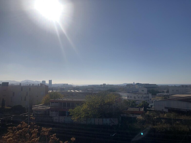 2 Rue Odette Jasse, Marseille à vendre - Photo du bâtiment - Image 2 de 9
