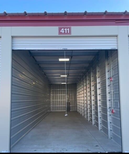 200 Old County Cir, Windsor Locks, CT for lease - Building Photo - Image 3 of 9