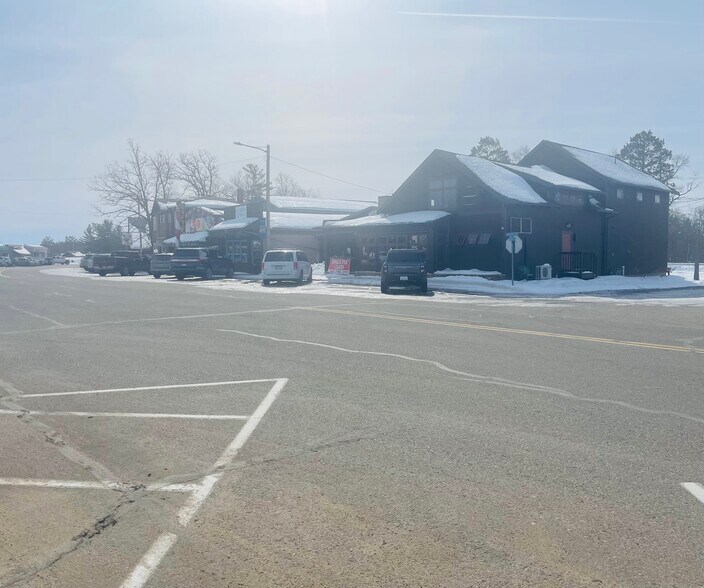25503 Main St, Nisswa, MN à louer - Photo du bâtiment - Image 2 de 18