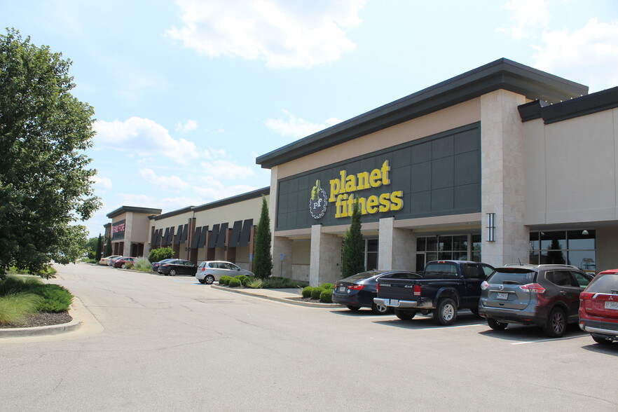 100-172 Cedar Tree Sq, Belton, MO for lease - Building Photo - Image 3 of 6