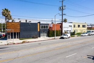 5719 W Adams Blvd, Los Angeles CA - Entrepôt