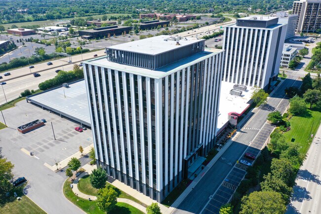 Plus de détails pour 1211 W 22nd St, Oak Brook, IL - Bureau à louer