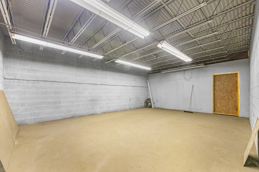 1001 E Broadway St, Alliance, OH à vendre - Photo du bâtiment - Image 2 de 36