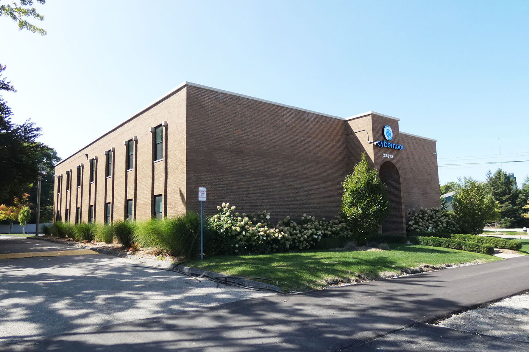 23875 Northwestern Hwy, Southfield, MI for sale Building Photo- Image 1 of 1