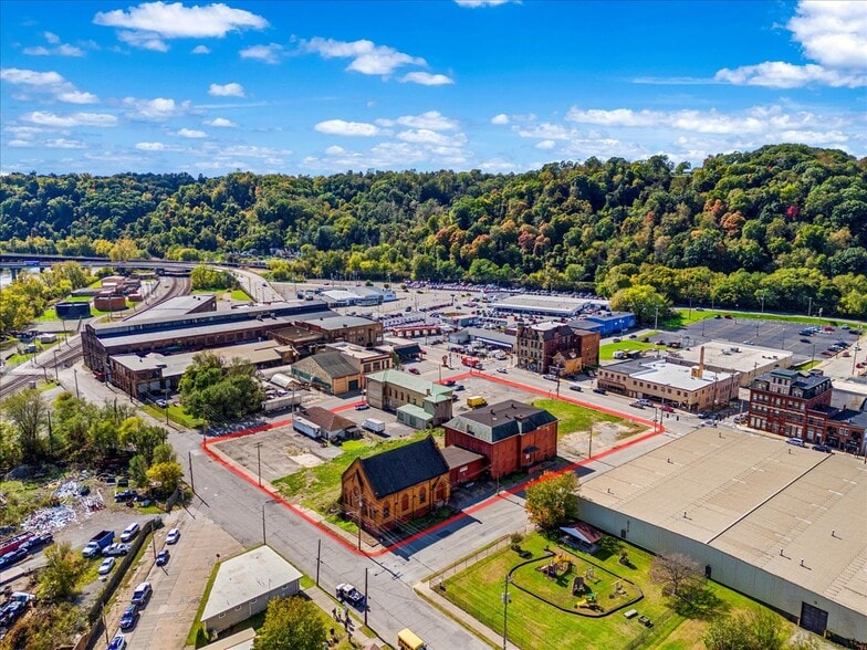 414 7th Ave, Beaver Falls, PA for sale - Building Photo - Image 2 of 16