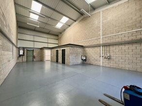 Church Vw, Chesterfield for lease Interior Photo- Image 2 of 4