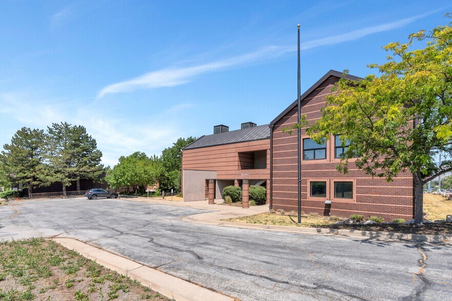3625 Harrison Blvd, Ogden, UT à louer - Photo intérieure - Image 2 de 44
