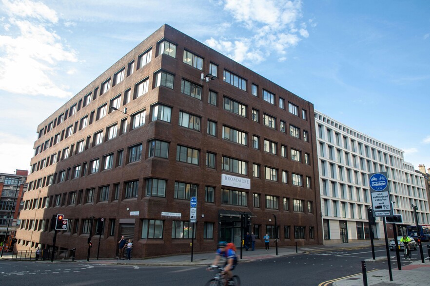 New Market St, Newcastle Upon Tyne à louer - Photo du bâtiment - Image 1 de 13